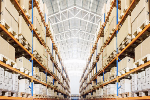 DANS L'E-COMMERCE, LES ENSEIGNES FONT LA COURSE AUX ENTREPÔTS XXL